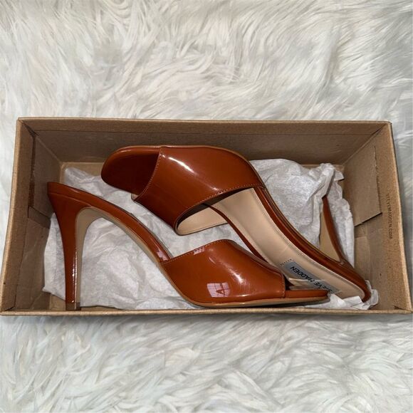 Steve Madden Tolly Women's Cognac Patent Stiletto Slip in Mules Heels Size 9 - Picture 8 of 11